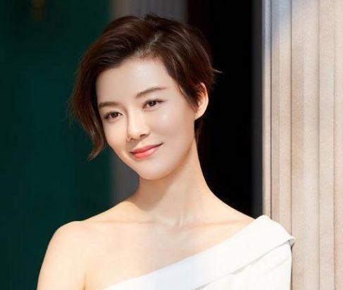 娱乐圈吃瓜猜明星是谁,揭秘那些隐藏在瓜皮背后的明星身份 第2张 娱乐圈吃瓜猜明星是谁,揭秘那些隐藏在瓜皮背后的明星身份 第2张